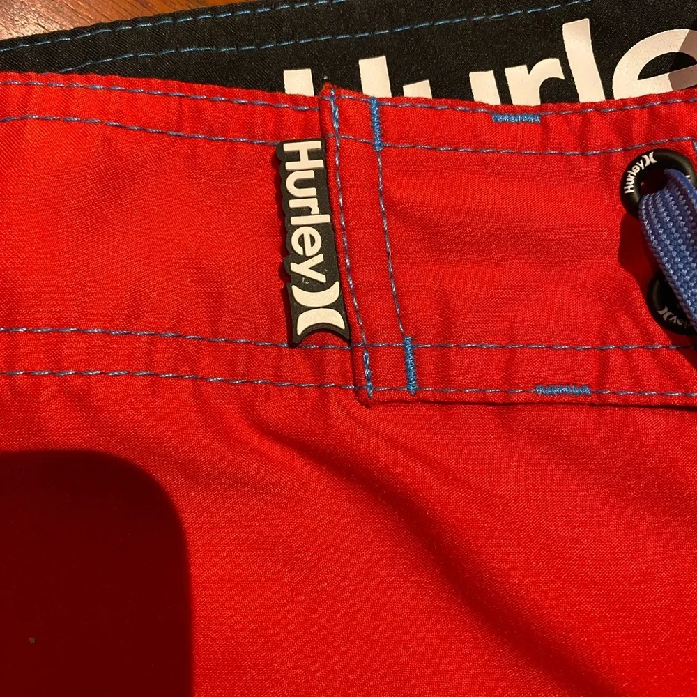 Hurley red board‎ shorts men’s size 30
